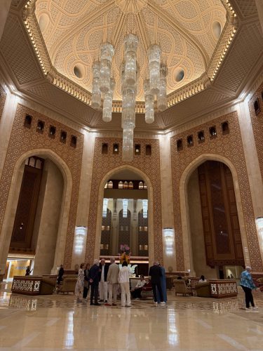 Ira-Schwarz-und-Dieter-Mann-Oman-2026 5